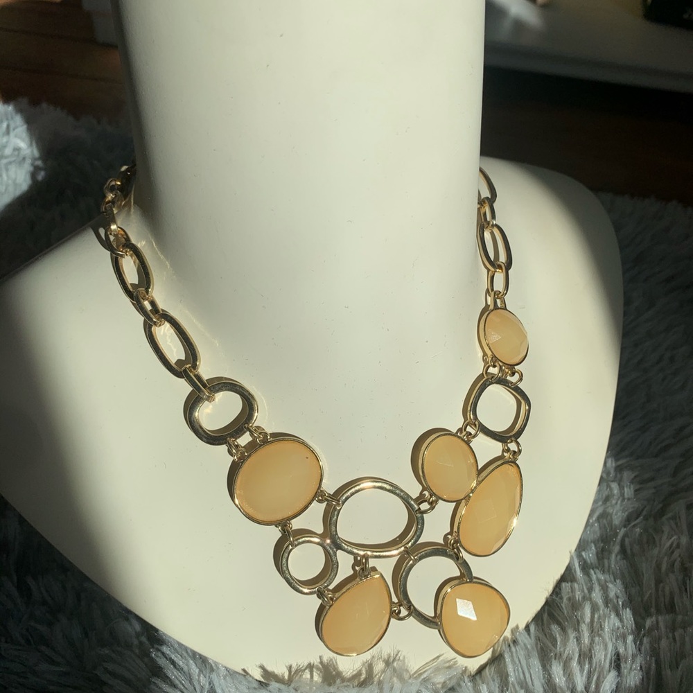 Francesca’s creme statement necklace
